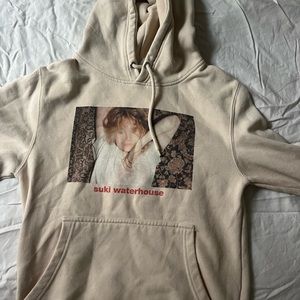 Suki Waterhouse Hoodie Merch